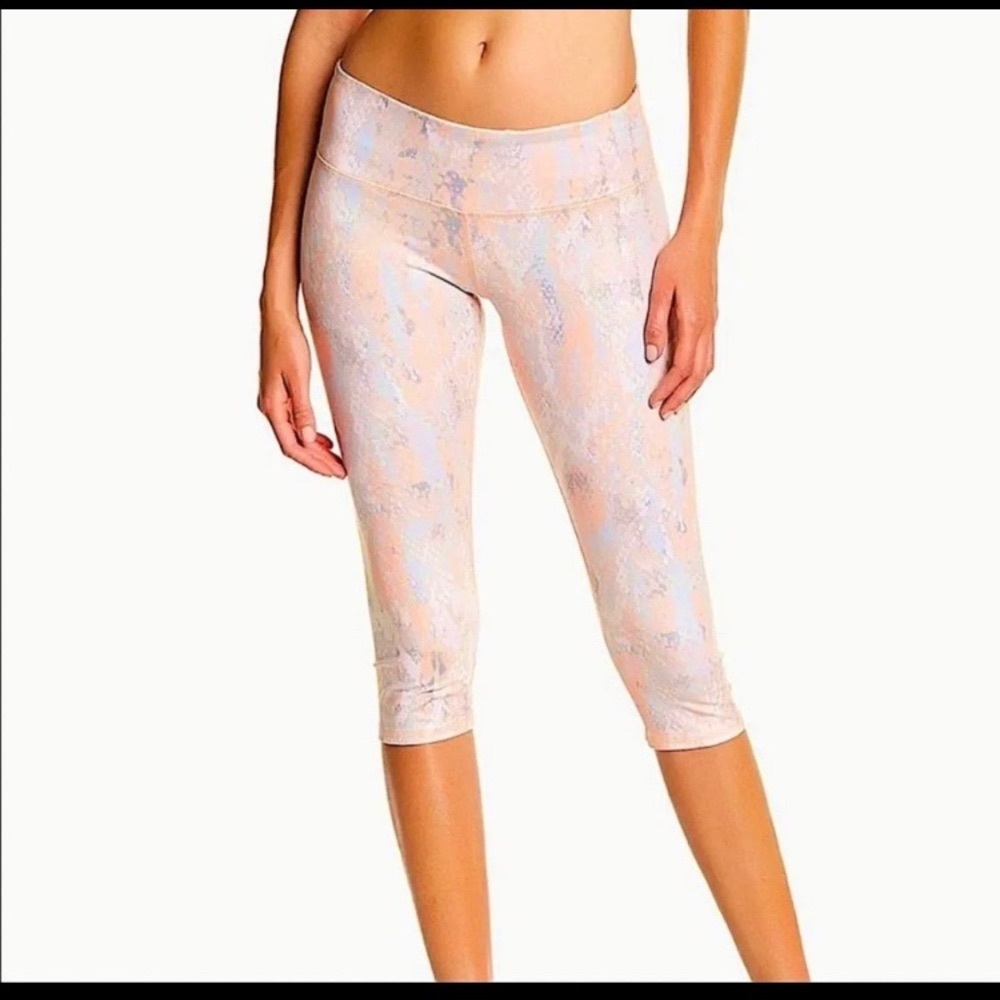 Alo Airbrush Capri Tropical Python Print NWT